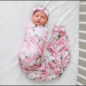 Discontinued NWT Posh Peanut Swaddle + Headwrap